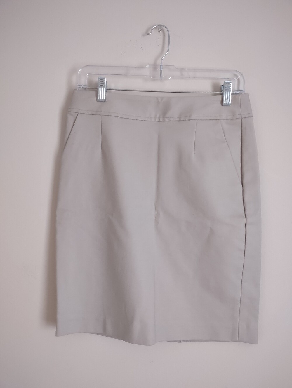 Banana Republic Beige Mini Skirt - Size 4